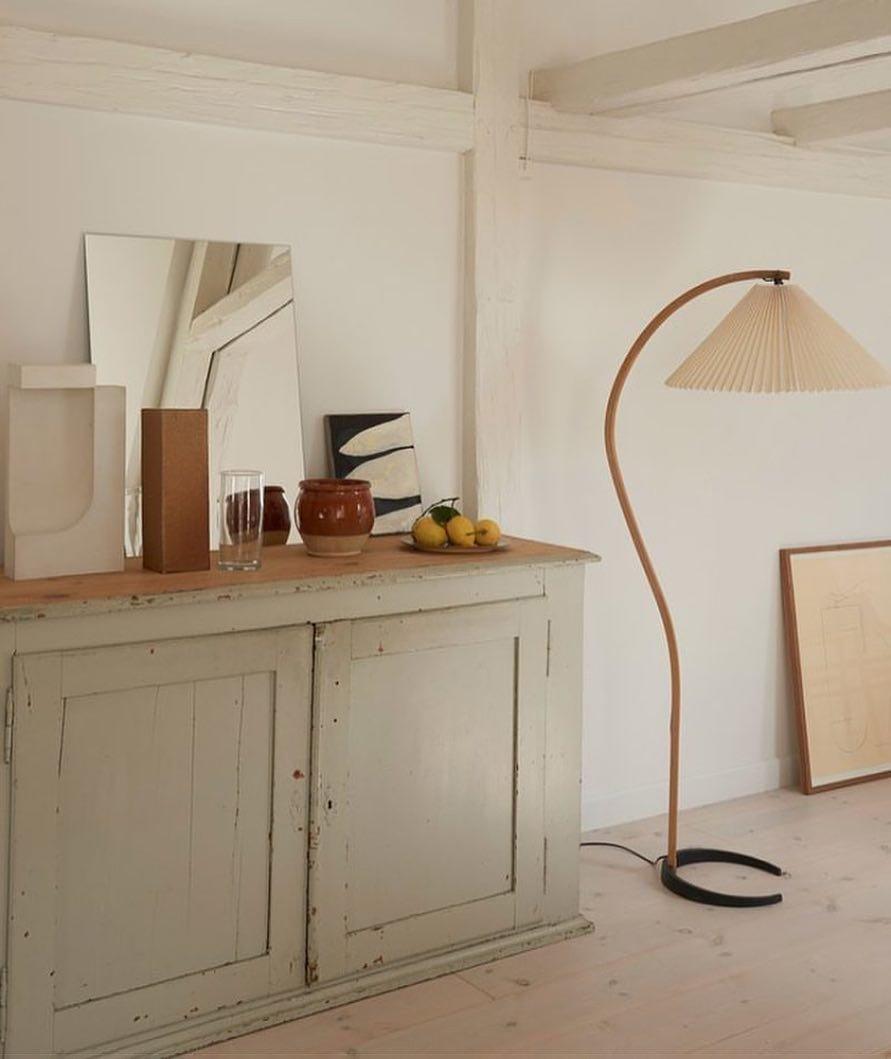Caprani Vloerlamp – Scandinavisch Design Staande Lamp met Beukenhout & Linnen Kap | Iconische Retro Stijl uit de Jaren ’70