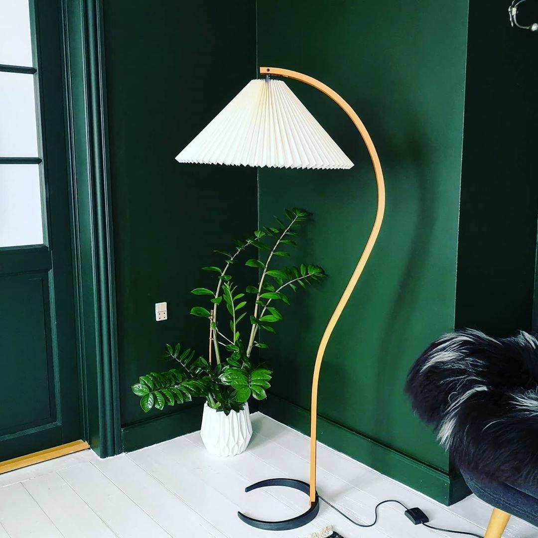 Caprani Vloerlamp – Scandinavisch Design Staande Lamp met Beukenhout & Linnen Kap | Iconische Retro Stijl uit de Jaren ’70