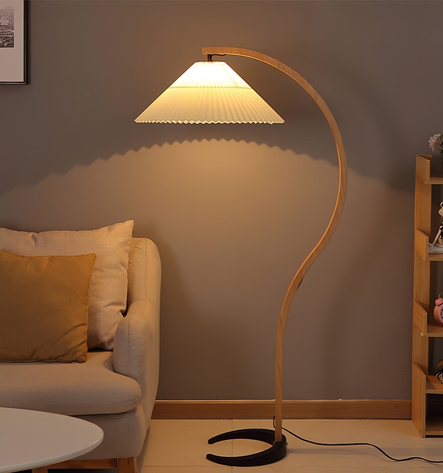 Caprani Vloerlamp – Scandinavisch Design Staande Lamp met Beukenhout & Linnen Kap | Iconische Retro Stijl uit de Jaren ’70