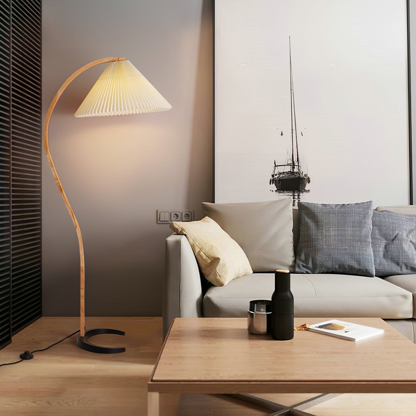 Caprani Vloerlamp – Scandinavisch Design Staande Lamp met Beukenhout & Linnen Kap | Iconische Retro Stijl uit de Jaren ’70