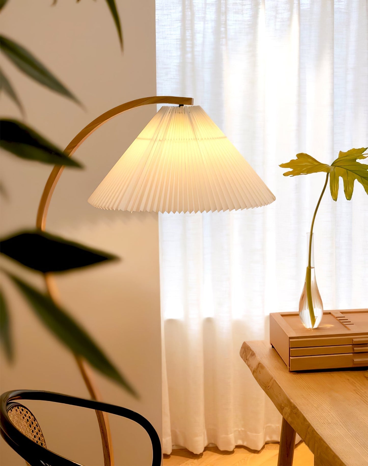 Caprani Vloerlamp – Scandinavisch Design Staande Lamp met Beukenhout & Linnen Kap | Iconische Retro Stijl uit de Jaren ’70