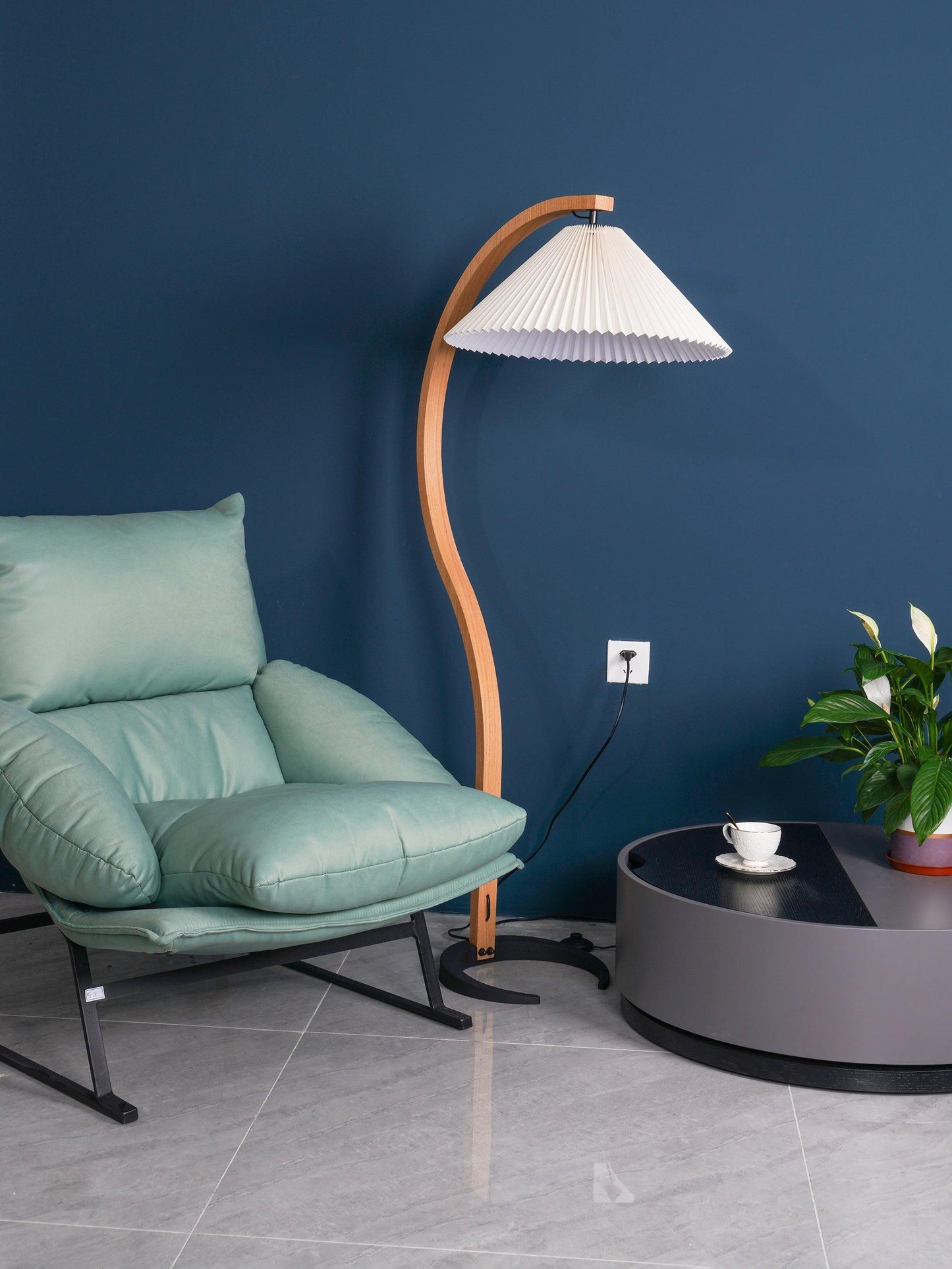 Caprani Vloerlamp – Scandinavisch Design Staande Lamp met Beukenhout & Linnen Kap | Iconische Retro Stijl uit de Jaren ’70