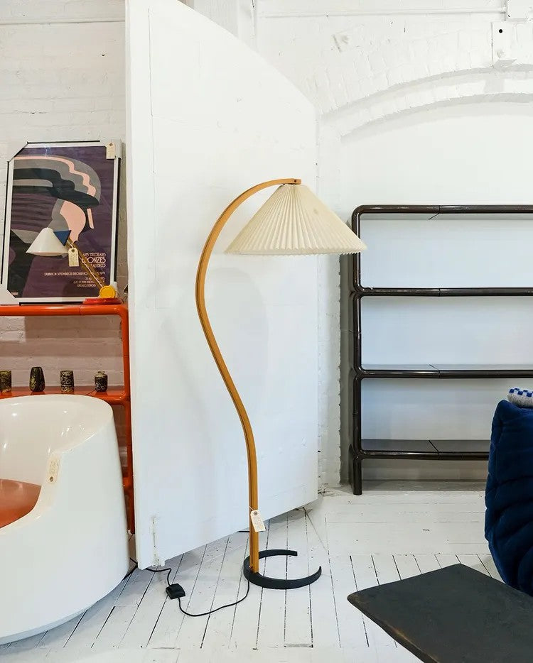 Caprani Vloerlamp – Scandinavisch Design Staande Lamp met Beukenhout & Linnen Kap | Iconische Retro Stijl uit de Jaren ’70