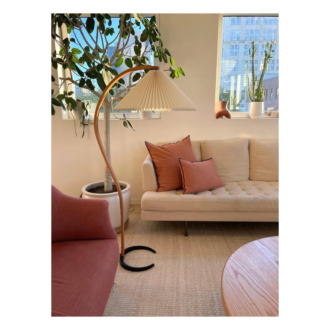 Caprani Vloerlamp – Scandinavisch Design Staande Lamp met Beukenhout & Linnen Kap | Iconische Retro Stijl uit de Jaren ’70