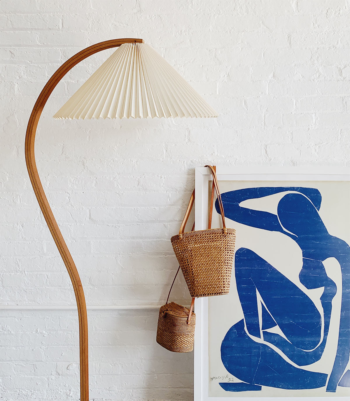 Caprani Vloerlamp – Scandinavisch Design Staande Lamp met Beukenhout & Linnen Kap | Iconische Retro Stijl uit de Jaren ’70