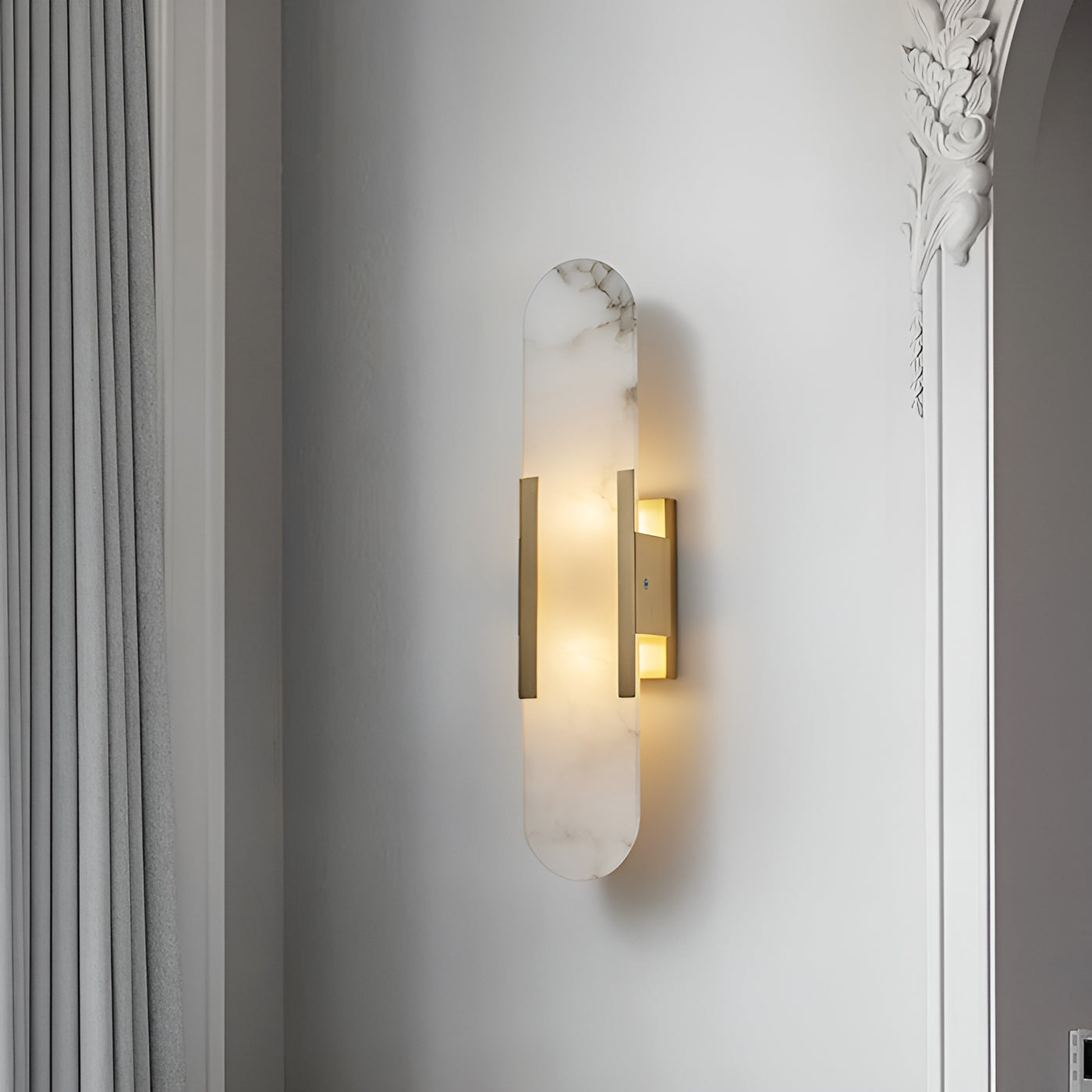 Melange Alabaster Wandlamp – Luxe Design met Messing Accenten | Handgemaakt & Tijdloos Modern