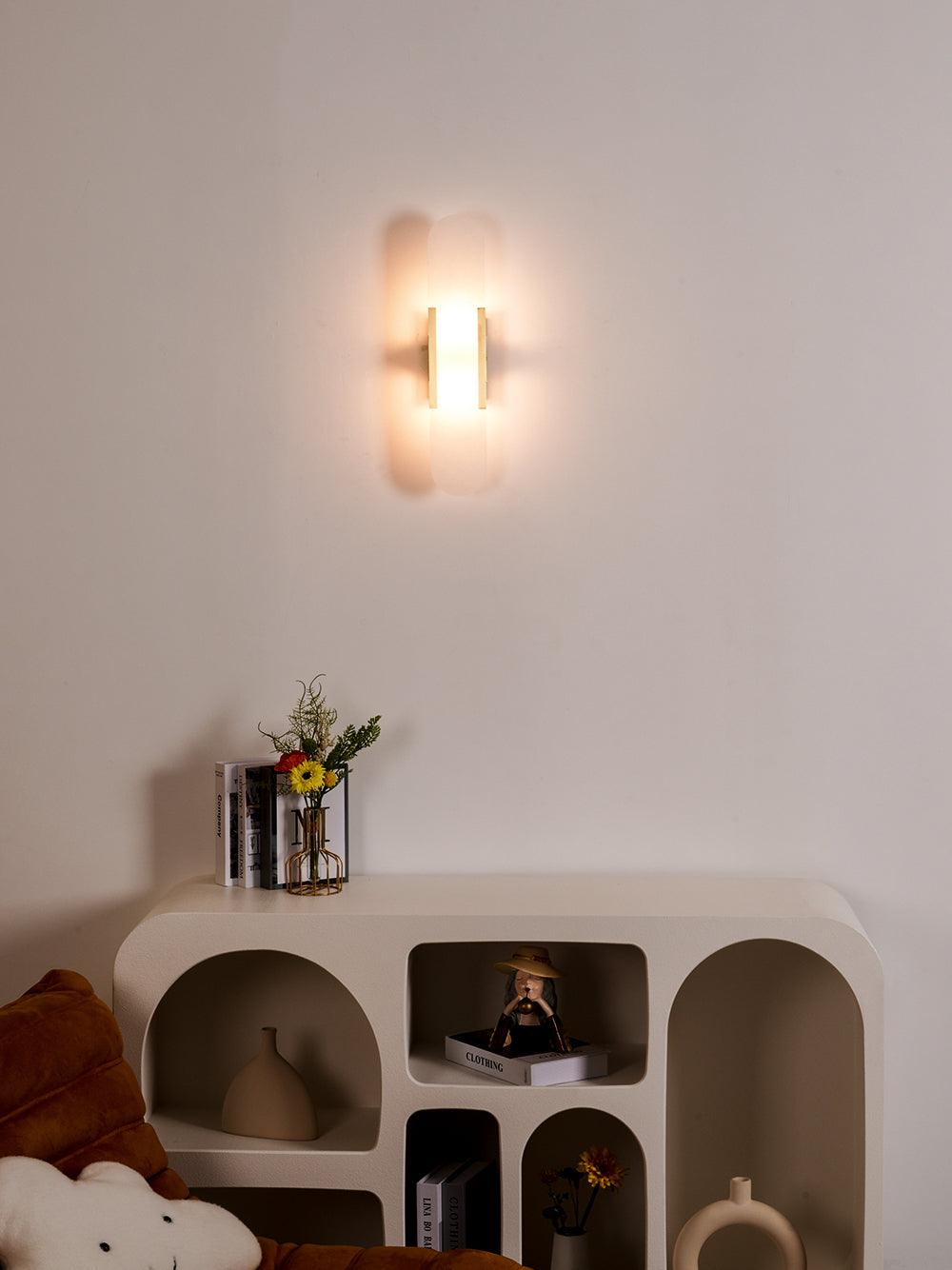 Melange Alabaster Wandlamp – Luxe Design met Messing Accenten | Handgemaakt & Tijdloos Modern