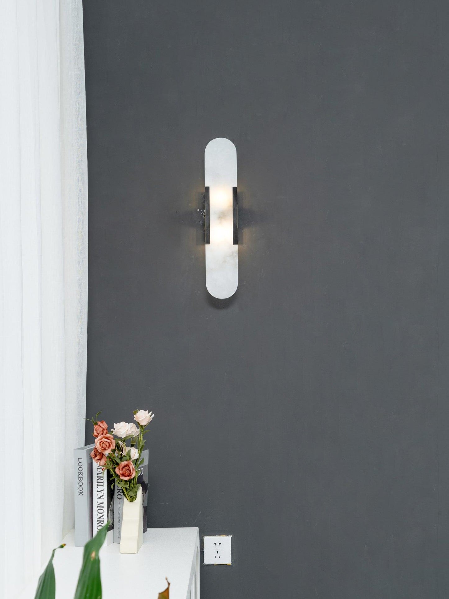 Melange Alabaster Wandlamp – Luxe Design met Messing Accenten | Handgemaakt & Tijdloos Modern