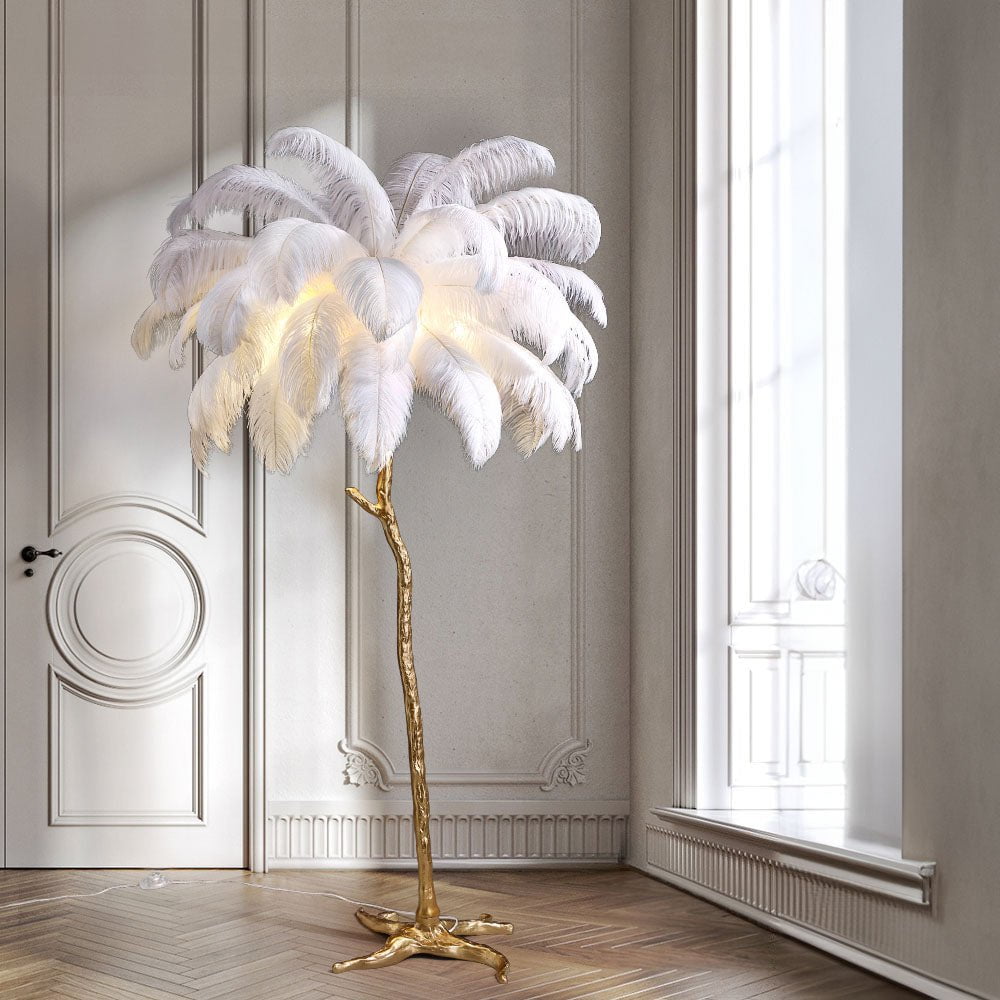 Struisvogelveren Vloerlamp – Luxe Design Staande Lamp met Messing Afwerking | Elegant, Sfeervol & Uniek Statement Piece