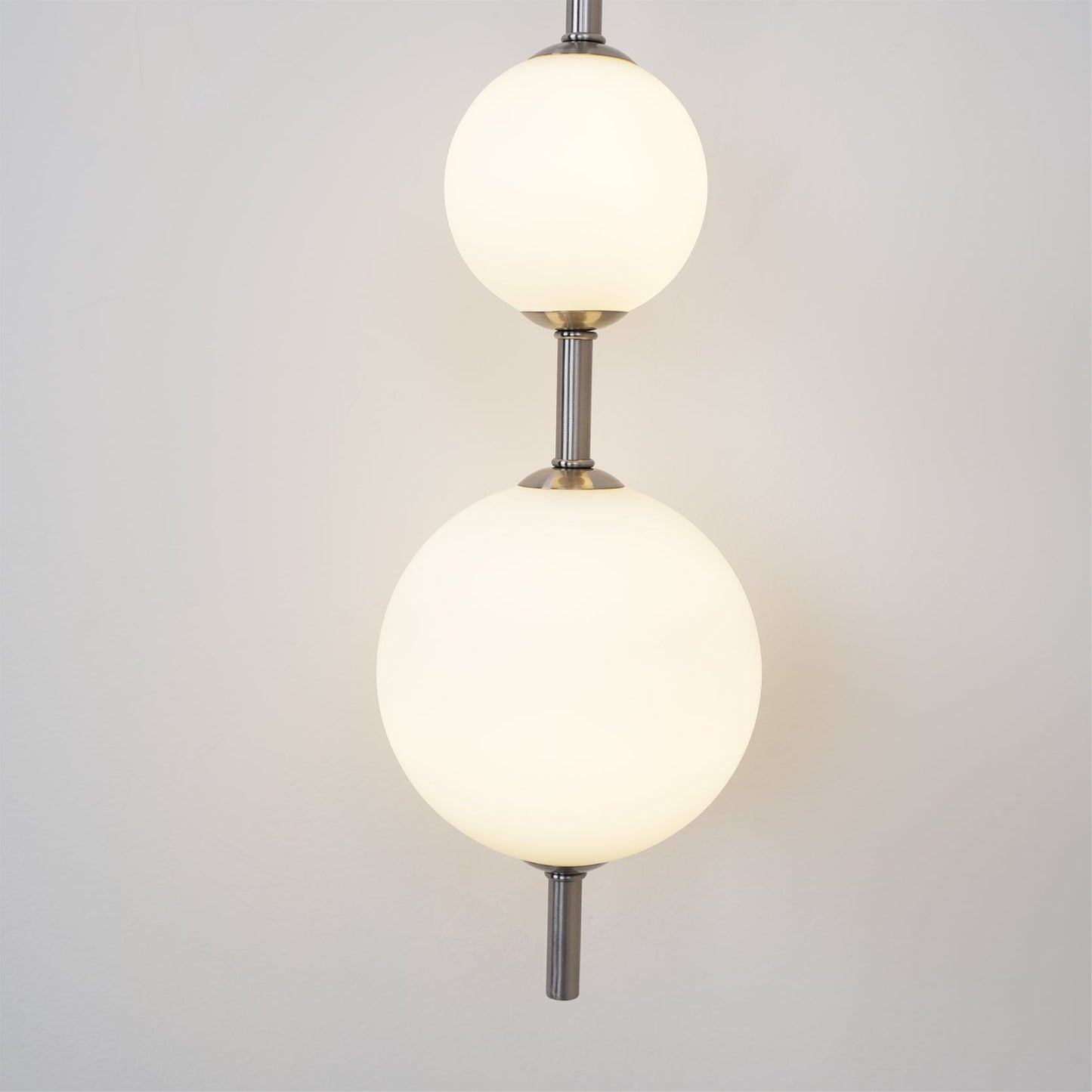 Verticale Glass Globe Wandlamp – Luxe LED Wandverlichting met Gouden Afwerking | Minimalistisch & Sfeervol Design