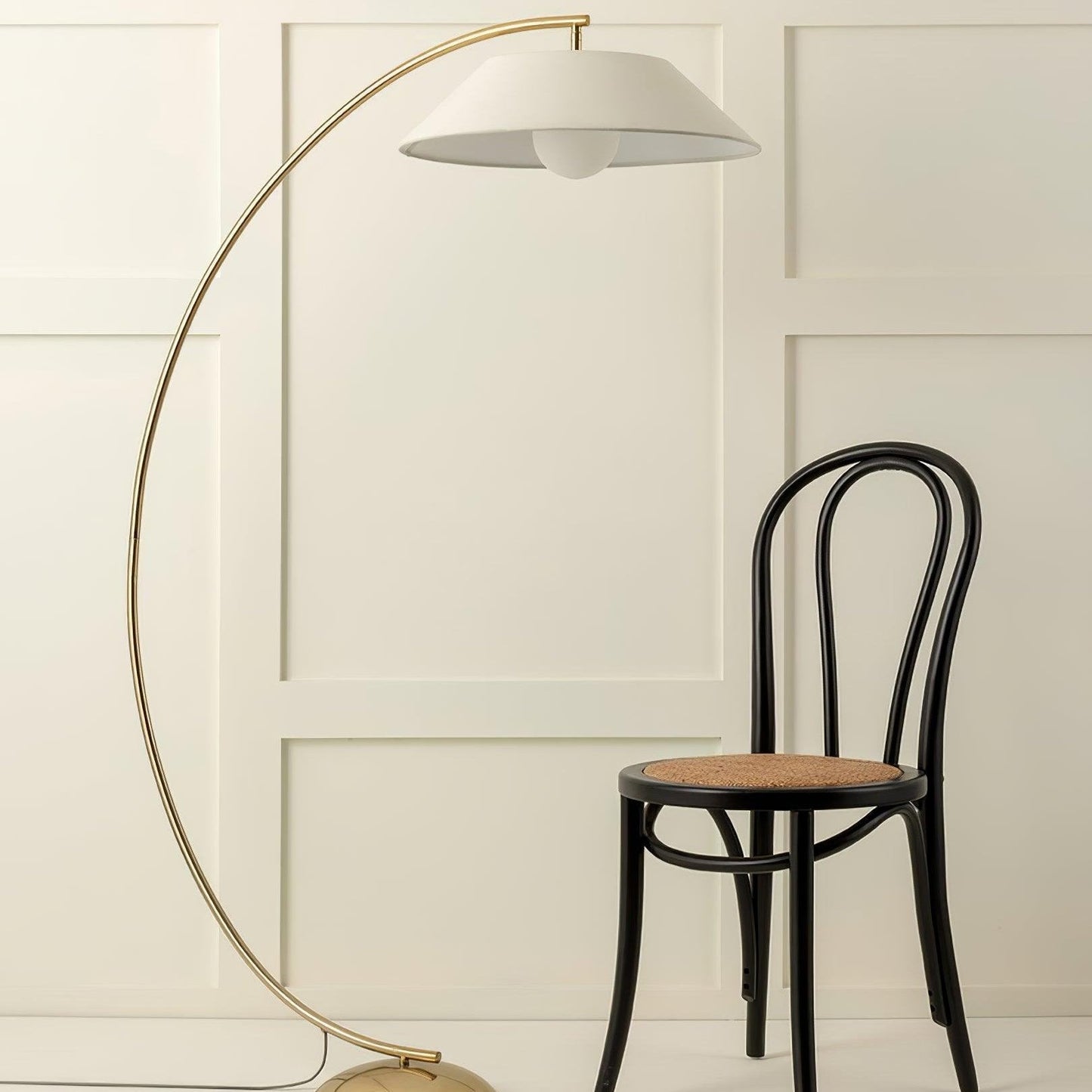 Design Vloerlamp – Luxe Staande Lamp met Stalen Basis & Stoffen Kap | Tijdloos, Elegant & Sfeervol