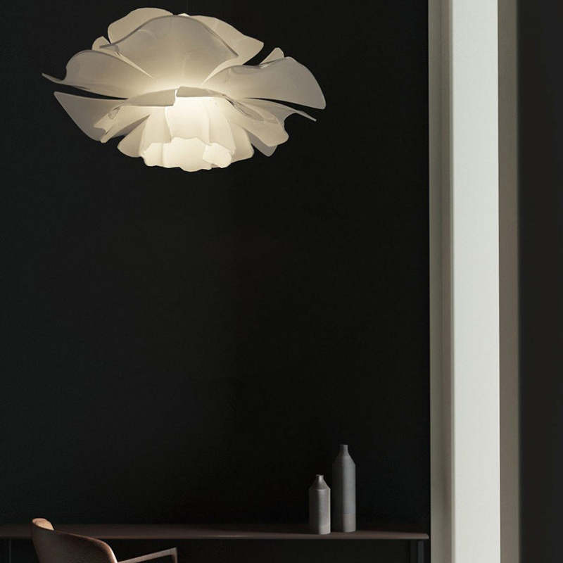 Moderne Hanglamp in Bloemvorm – Witte LED Kroonluchter van Metaal en Acryl – Bella