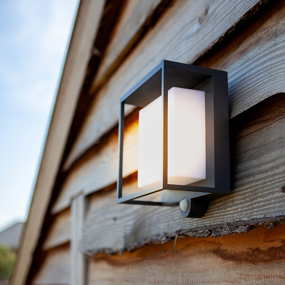 Moderne Rechthoekige Solar Wandlamp met Sensor – IP65 Waterdicht LED Buitenlamp | Tuin, Garage, Voordeur