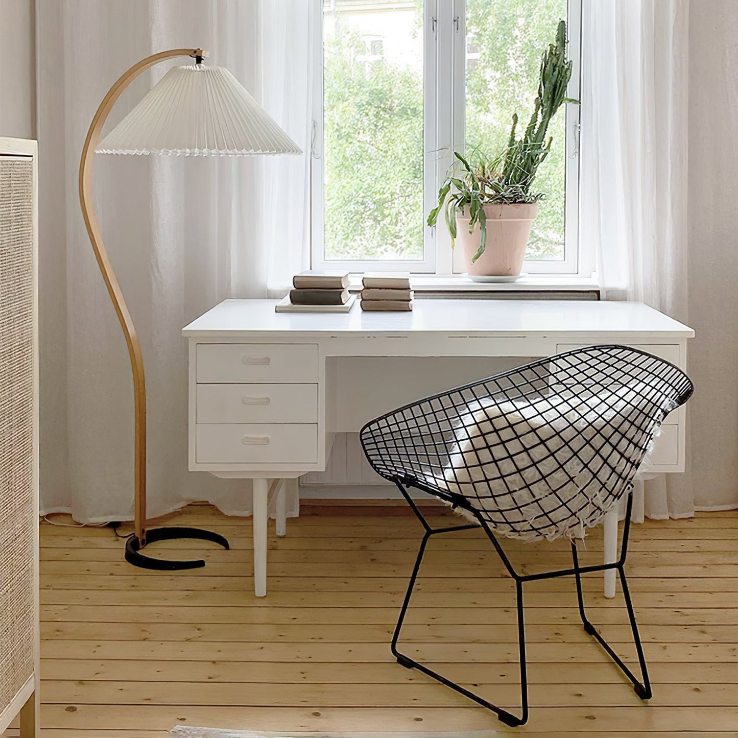 Caprani Vloerlamp – Scandinavisch Design Staande Lamp met Beukenhout & Linnen Kap | Iconische Retro Stijl uit de Jaren ’70