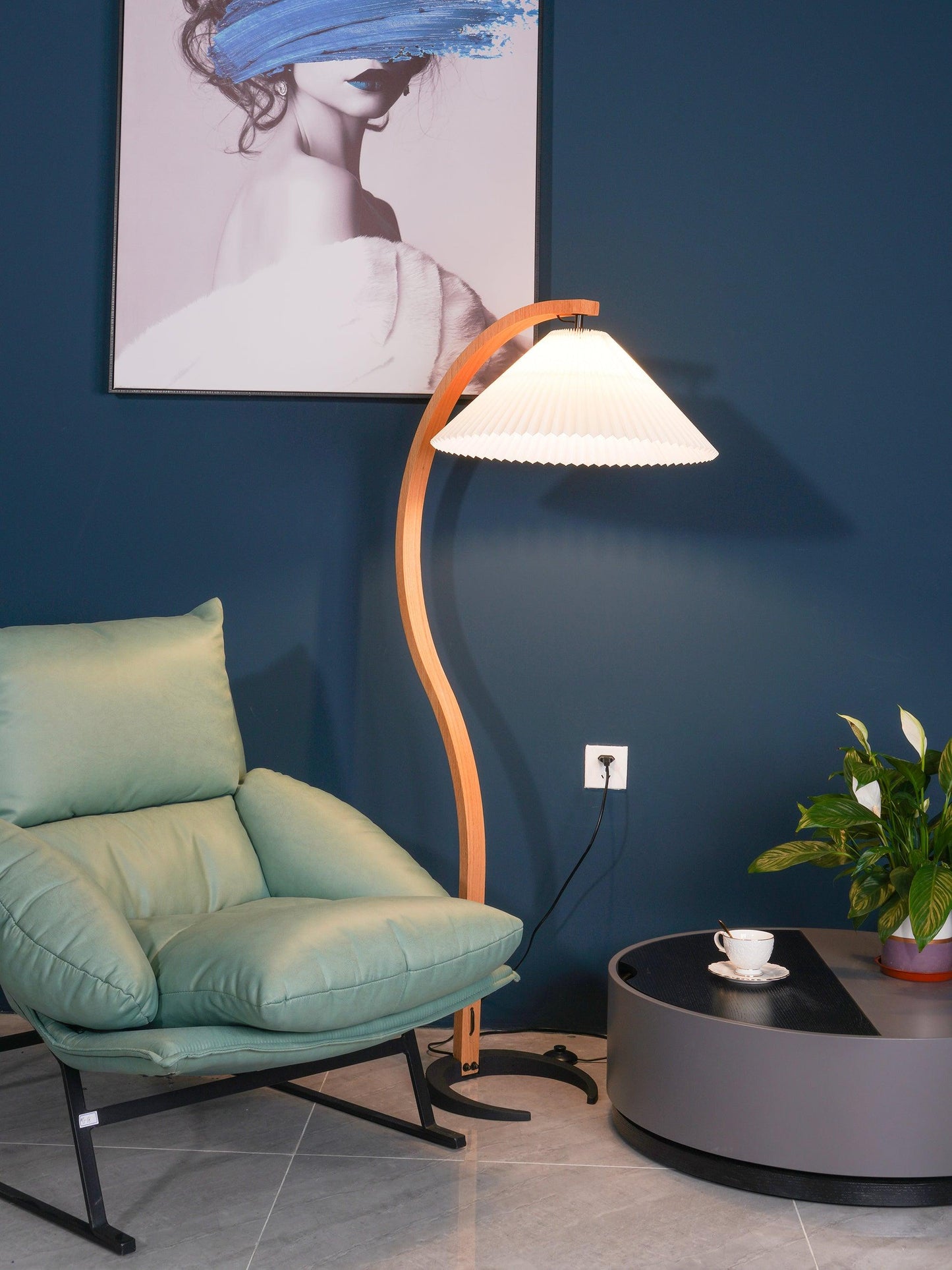 Caprani Vloerlamp – Scandinavisch Design Staande Lamp met Beukenhout & Linnen Kap | Iconische Retro Stijl uit de Jaren ’70