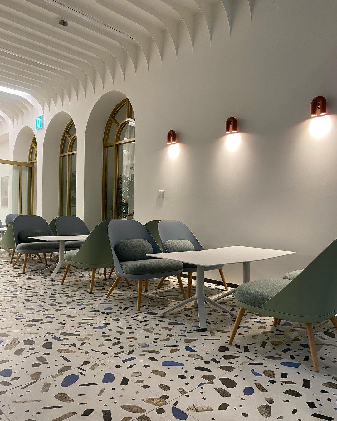 Cirkus LED Lamp – Speels & Modulair Design | U-Vormige Verlichting met Aanpasbare Richting