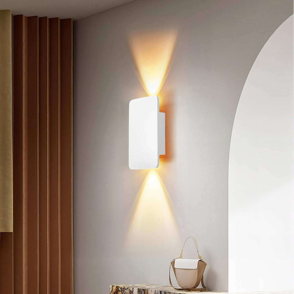 Koda Rechthoekige Wandlamp – Moderne LED Muurverlichting | Boven & Beneden Licht in 4 Metallic Finishes