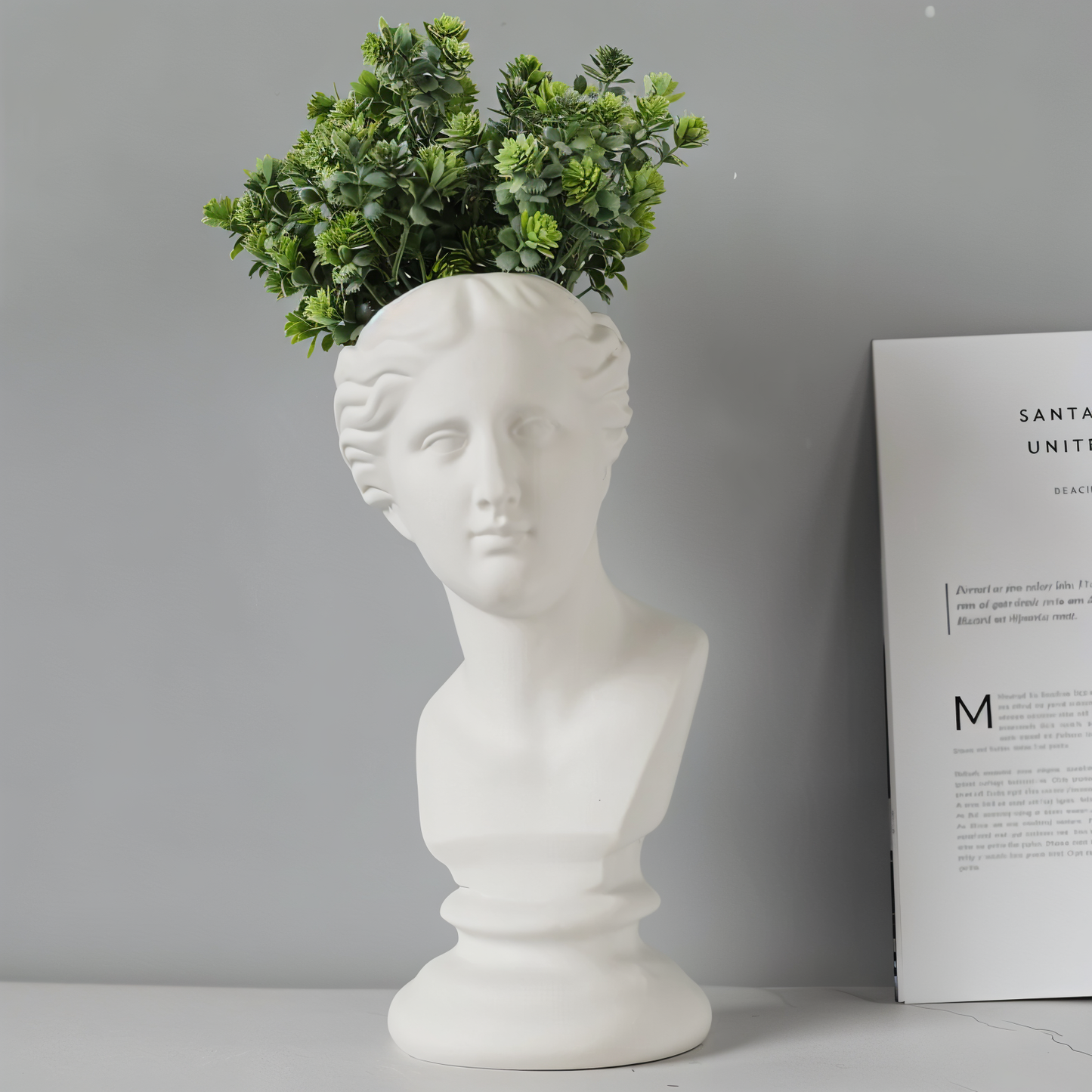 Griekse Bloempot – Klassieke Bloemenvaas van Kunsthars met Mythisch Design