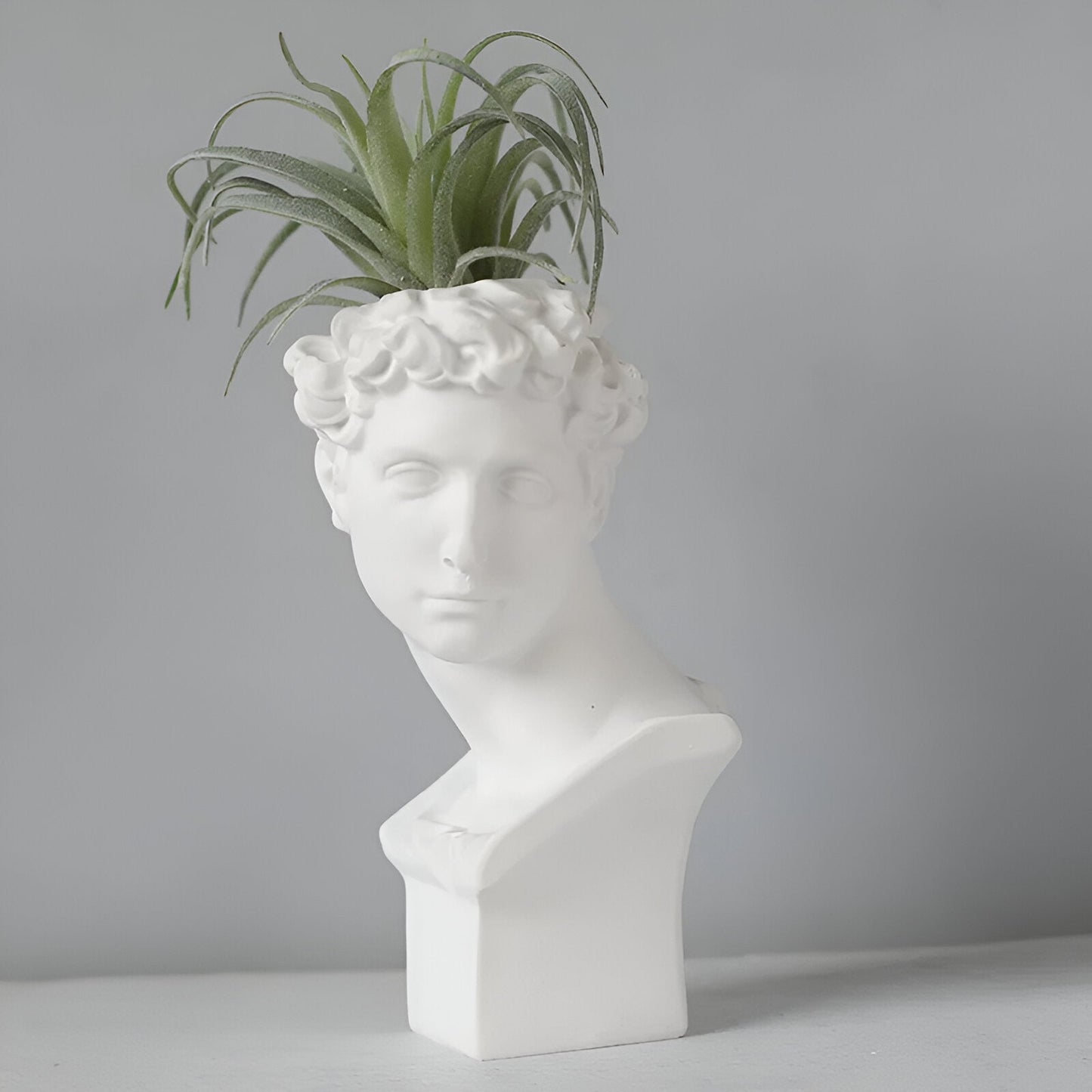 Griekse Bloempot – Klassieke Bloemenvaas van Kunsthars met Mythisch Design