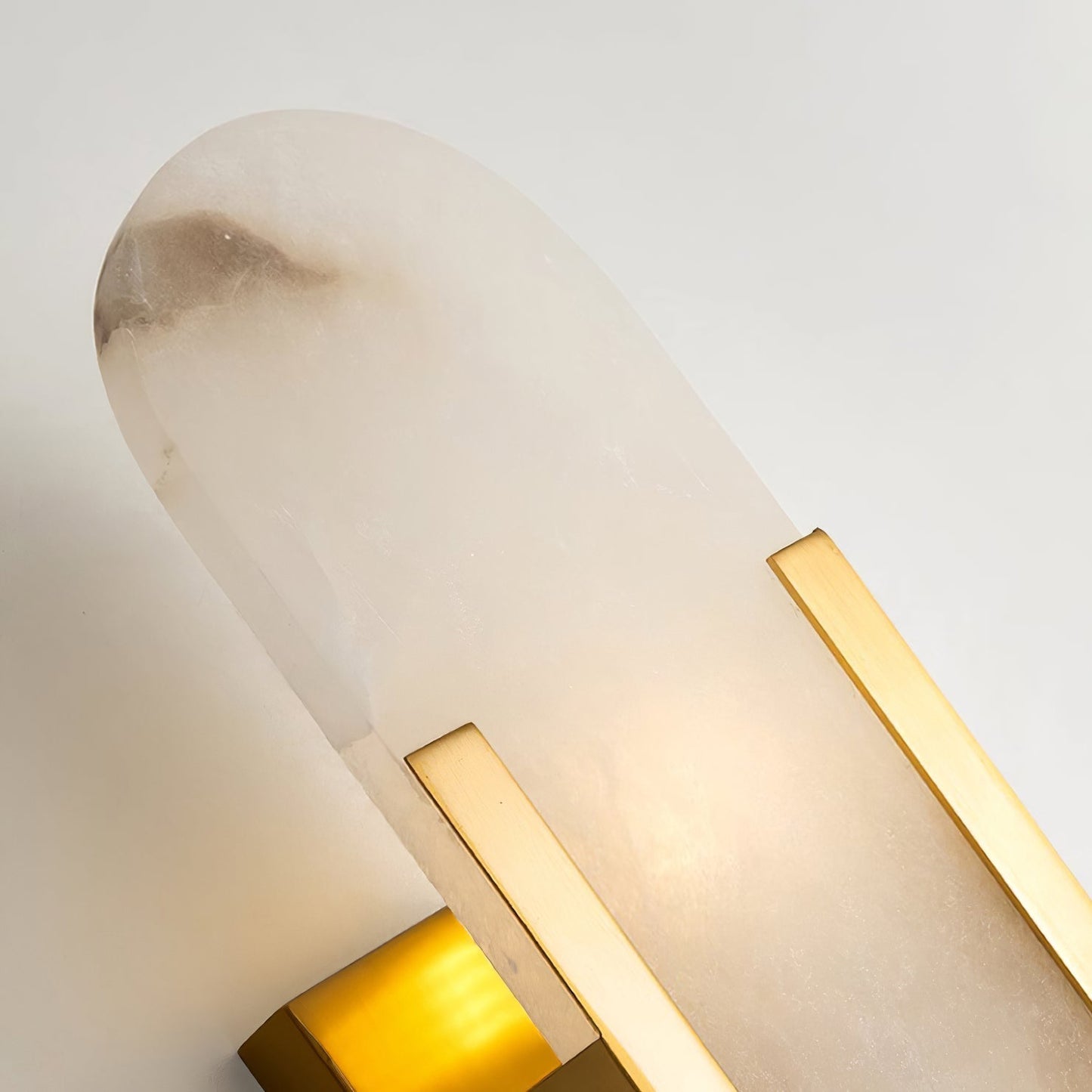 Melange Alabaster Wandlamp – Luxe Design met Messing Accenten | Handgemaakt & Tijdloos Modern