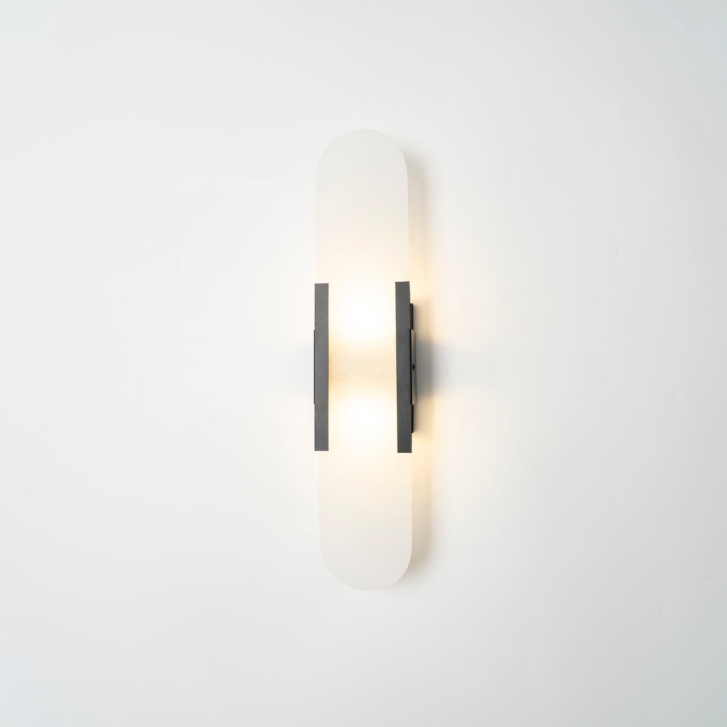 Melange Alabaster Wandlamp – Luxe Design met Messing Accenten | Handgemaakt & Tijdloos Modern