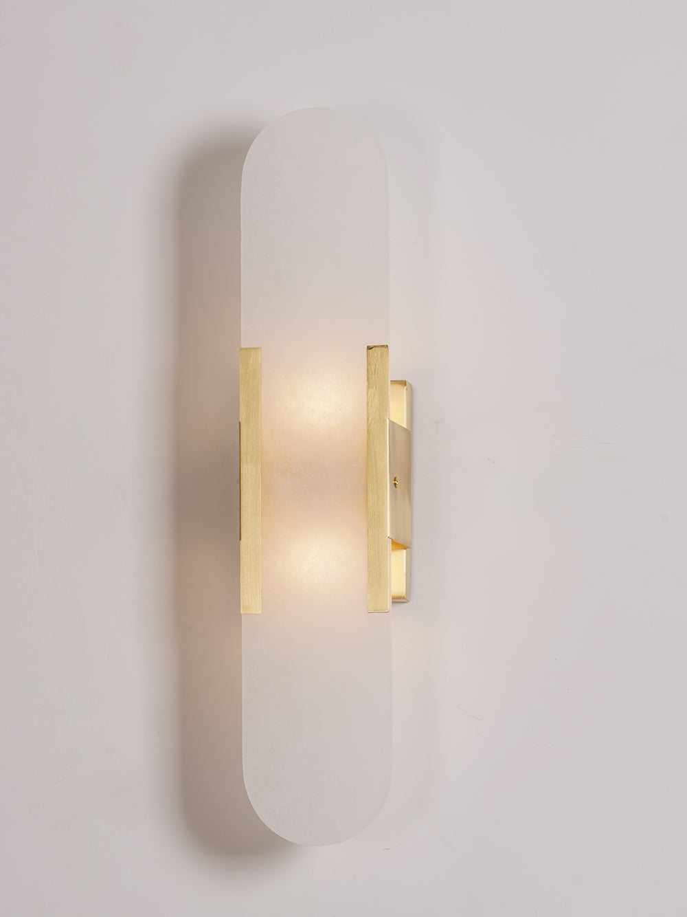 Melange Alabaster Wandlamp – Luxe Design met Messing Accenten | Handgemaakt & Tijdloos Modern