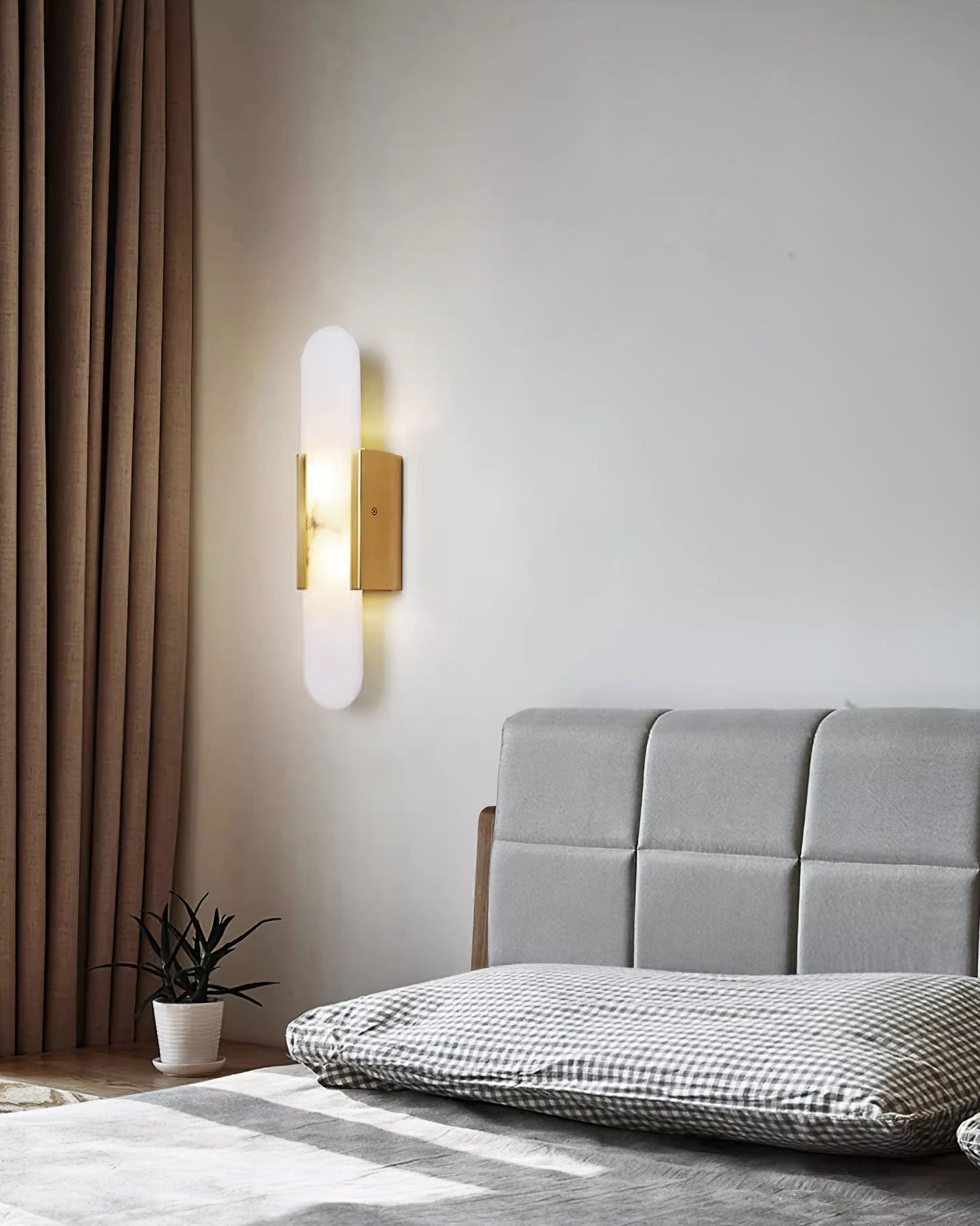 Melange Alabaster Wandlamp – Luxe Design met Messing Accenten | Handgemaakt & Tijdloos Modern