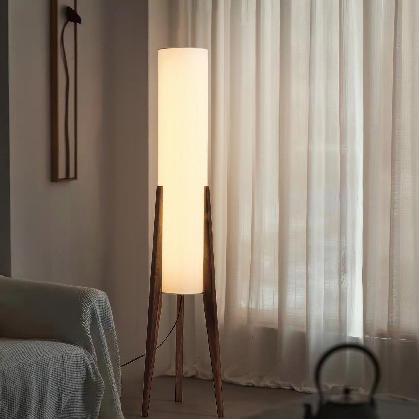 Walnoot Vloerlamp – Nordic Retro Design Staande Lamp met Stoffen Kap | Warm Licht & Elegante Uitstraling