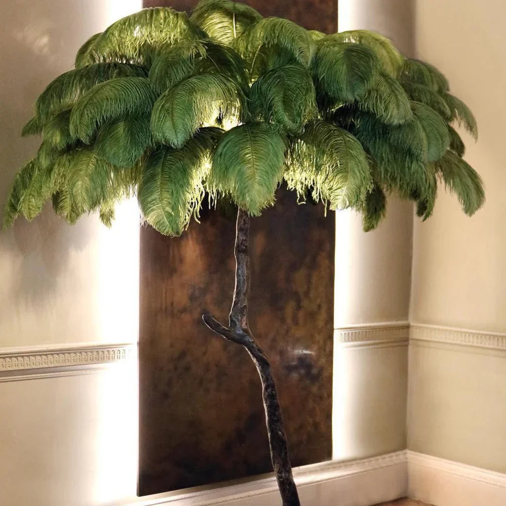 Struisvogelveren Vloerlamp – Luxe Design Staande Lamp met Messing Afwerking | Elegant, Sfeervol & Uniek Statement Piece