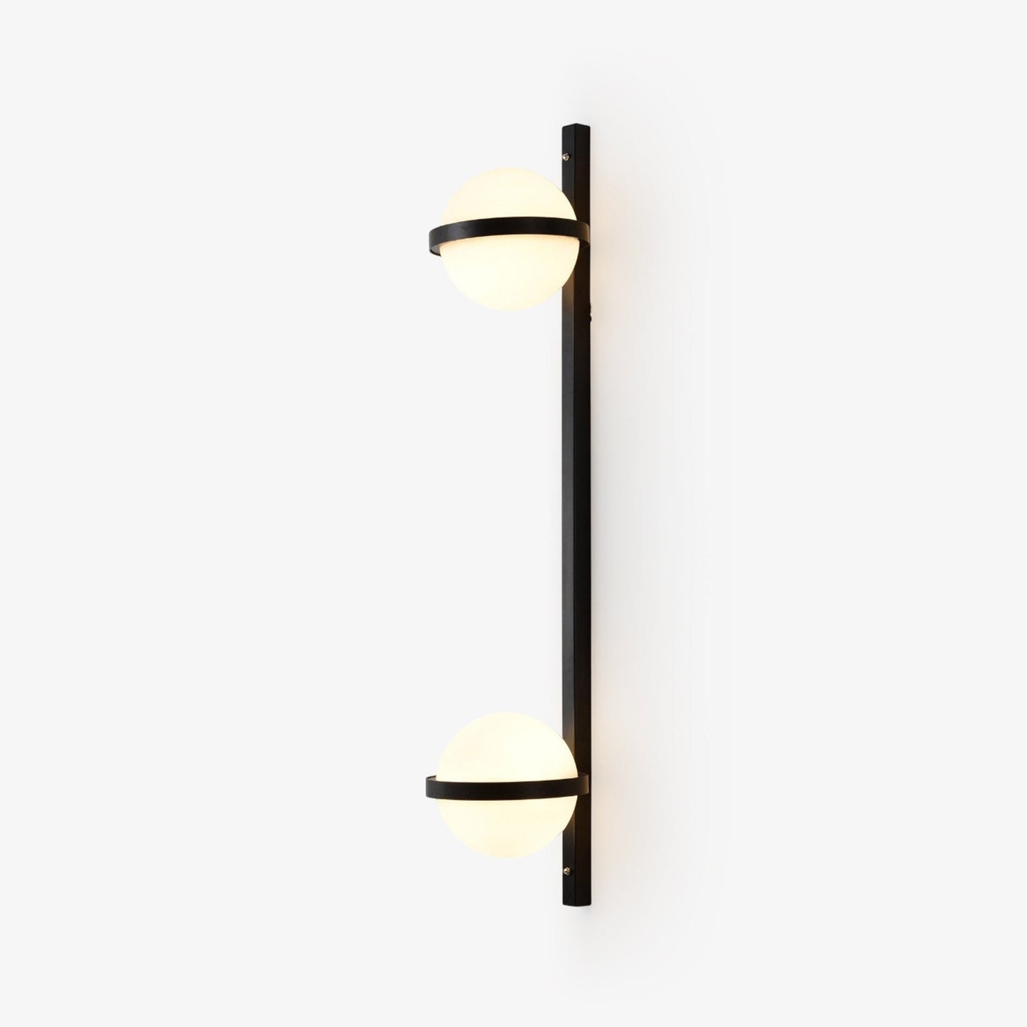 Solstice Outdoor Wall Light – Moderne Zwarte Buitenlamp met LED Bol | Waterdichte IP65 Gevelverlichting