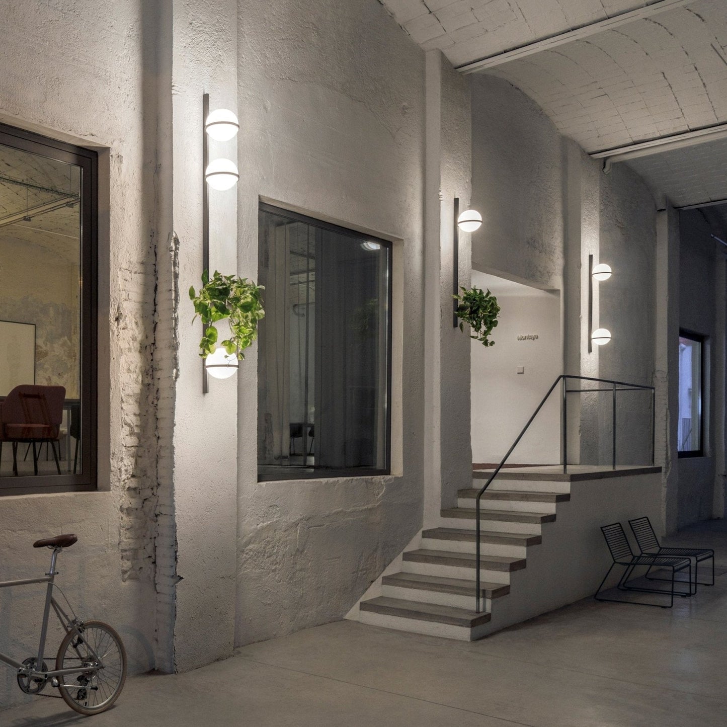 Solstice Outdoor Wall Light – Moderne Zwarte Buitenlamp met LED Bol | Waterdichte IP65 Gevelverlichting