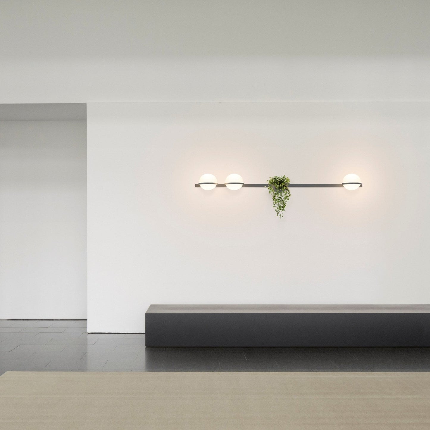 Solstice Outdoor Wall Light – Moderne Zwarte Buitenlamp met LED Bol | Waterdichte IP65 Gevelverlichting