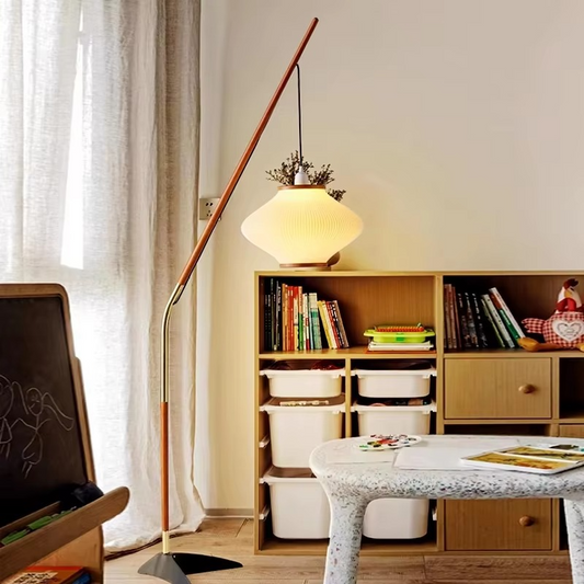 Medieval Style Vloerlamp – Houten Booglamp met Geplooide Stoffen Kap | Japans Minimalisme & Warme Sfeer