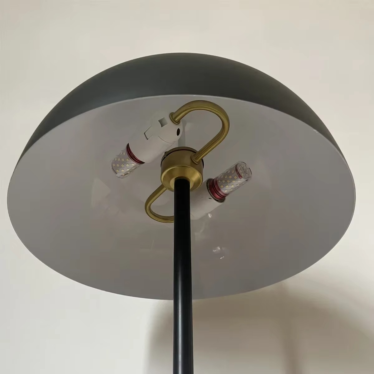 Minimalistische Scandinavische Vloerlamp – Strakke Design Staande Lamp | Modern, Elegant & Sfeervol