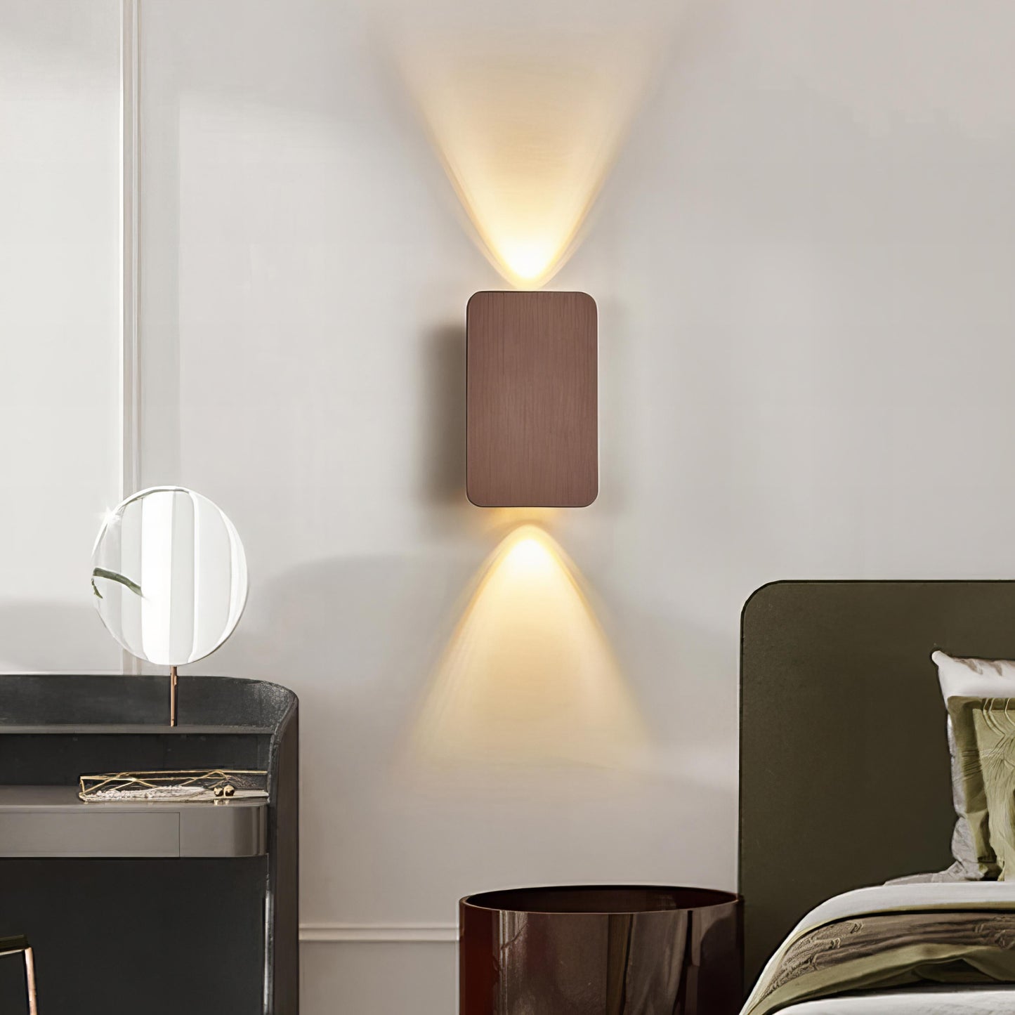Koda Rechthoekige Wandlamp – Moderne LED Muurverlichting | Boven & Beneden Licht in 4 Metallic Finishes