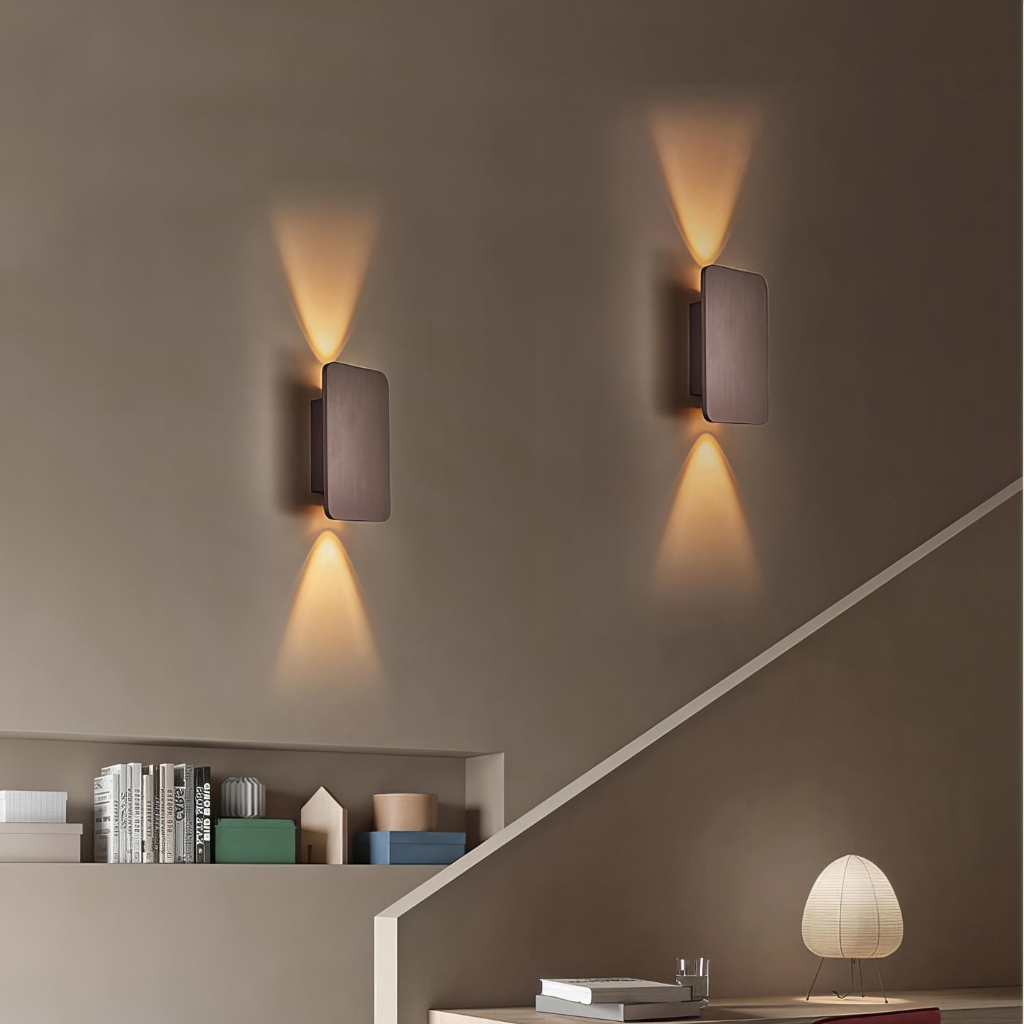 Koda Rechthoekige Wandlamp – Moderne LED Muurverlichting | Boven & Beneden Licht in 4 Metallic Finishes