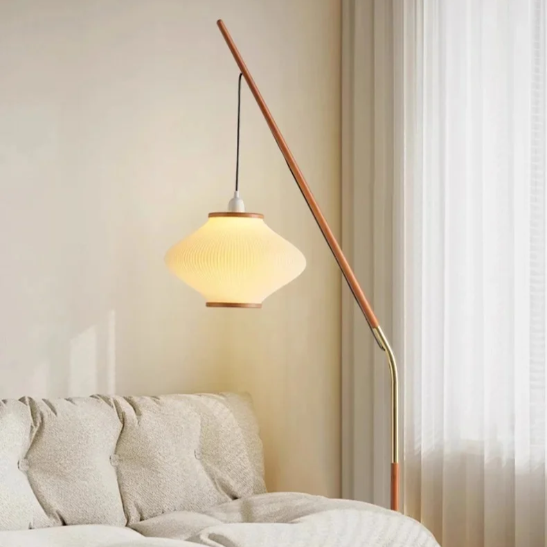 Medieval Style Vloerlamp – Houten Booglamp met Geplooide Stoffen Kap | Japans Minimalisme & Warme Sfeer