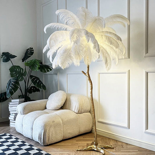 Struisvogelveren Vloerlamp – Luxe Design Staande Lamp met Messing Afwerking | Elegant, Sfeervol & Uniek Statement Piece