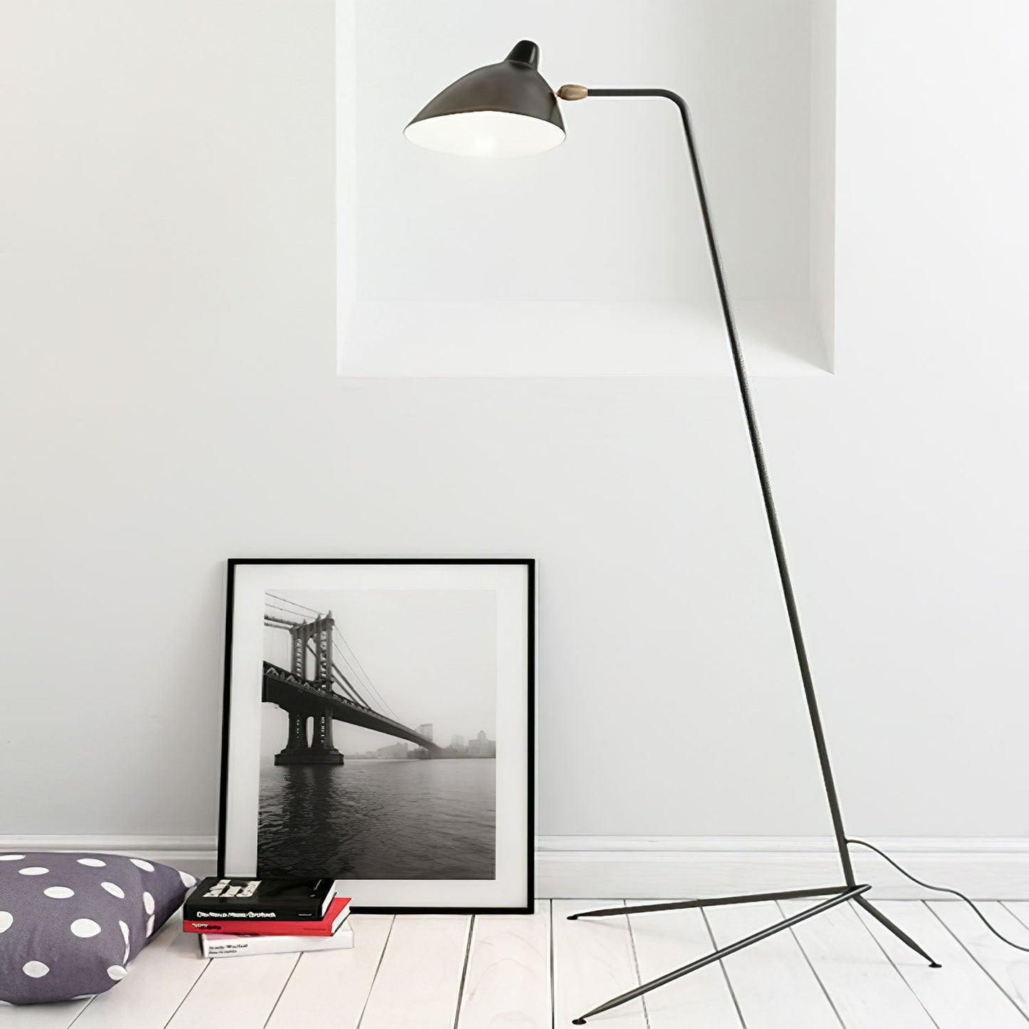 Mouille Three-Arm Vloerlamp – Iconische Design Staande Lamp met Draaiende Armen | Sculpturaal & Functioneel