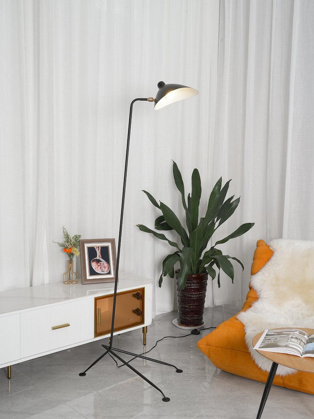 Mouille Three-Arm Vloerlamp – Iconische Design Staande Lamp met Draaiende Armen | Sculpturaal & Functioneel