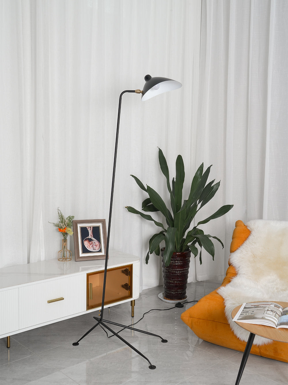 Mouille Three-Arm Vloerlamp – Iconische Design Staande Lamp met Draaiende Armen | Sculpturaal & Functioneel