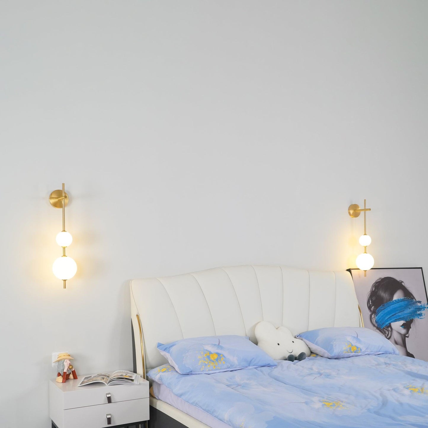Verticale Glass Globe Wandlamp – Luxe LED Wandverlichting met Gouden Afwerking | Minimalistisch & Sfeervol Design