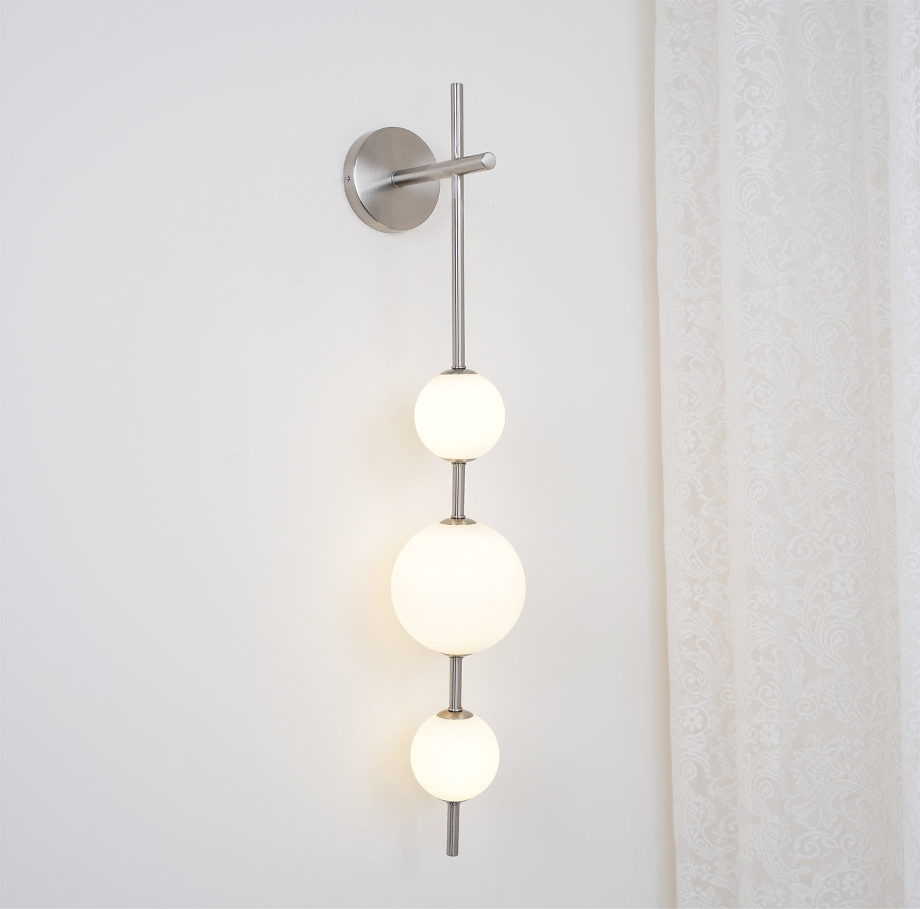Verticale Glass Globe Wandlamp – Luxe LED Wandverlichting met Gouden Afwerking | Minimalistisch & Sfeervol Design