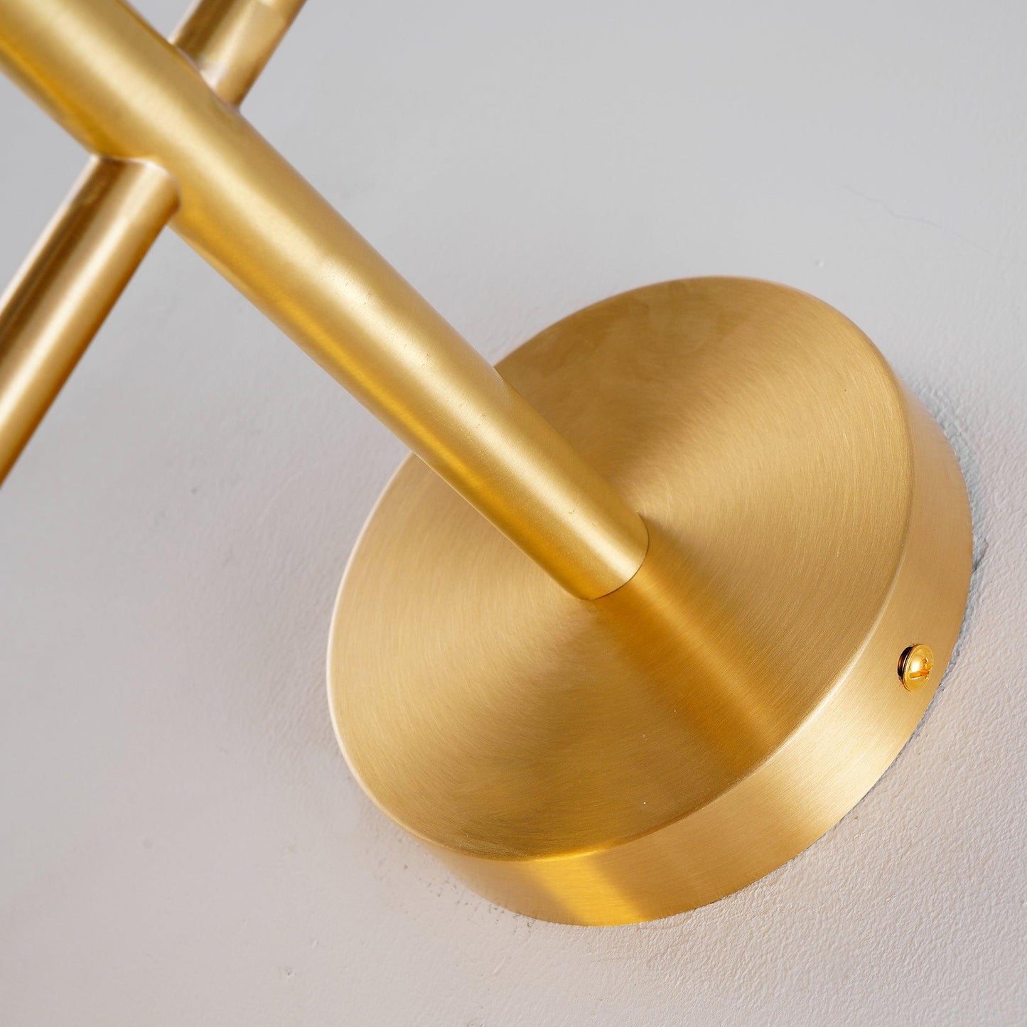 Verticale Glass Globe Wandlamp – Luxe LED Wandverlichting met Gouden Afwerking | Minimalistisch & Sfeervol Design
