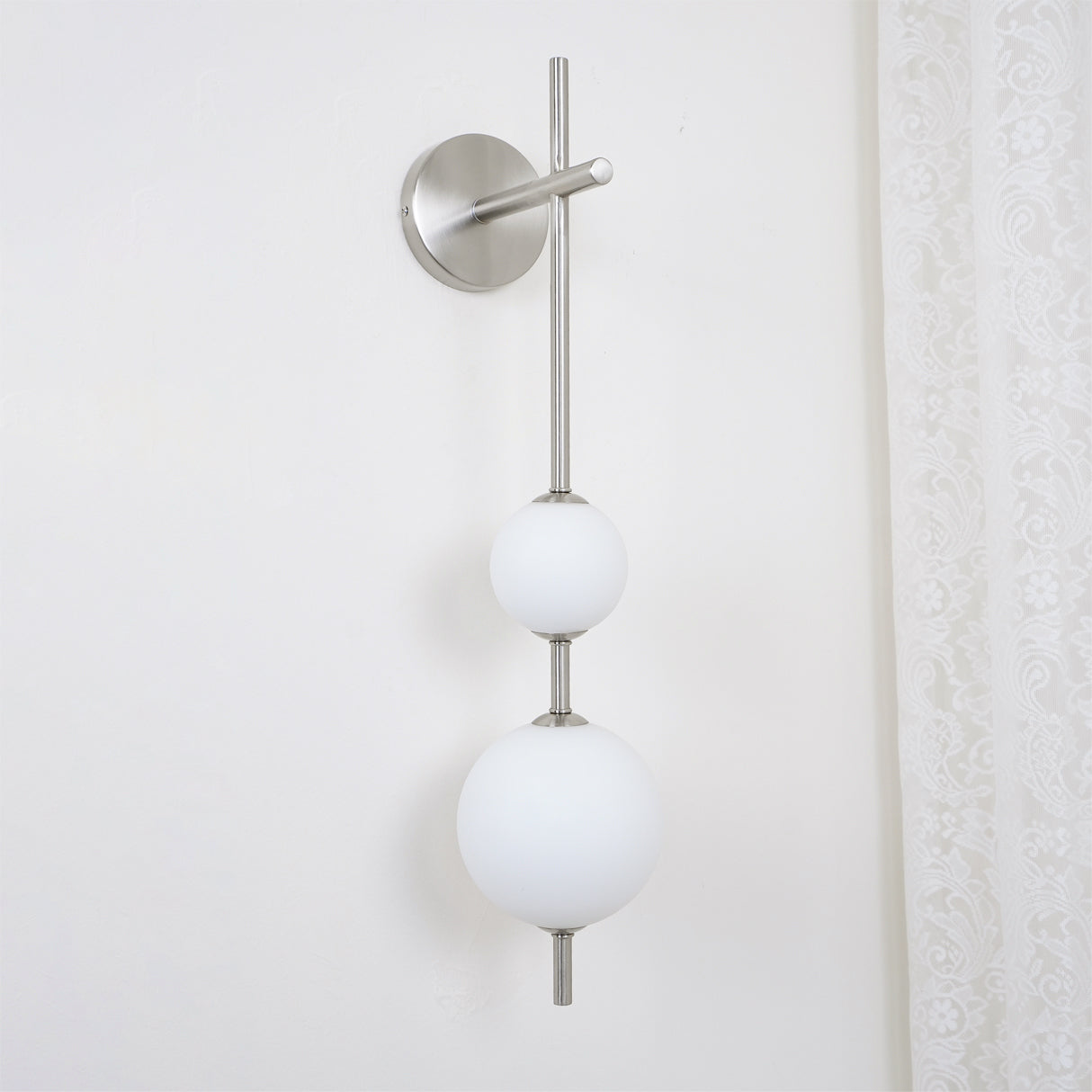 Verticale Glass Globe Wandlamp – Luxe LED Wandverlichting met Gouden Afwerking | Minimalistisch & Sfeervol Design