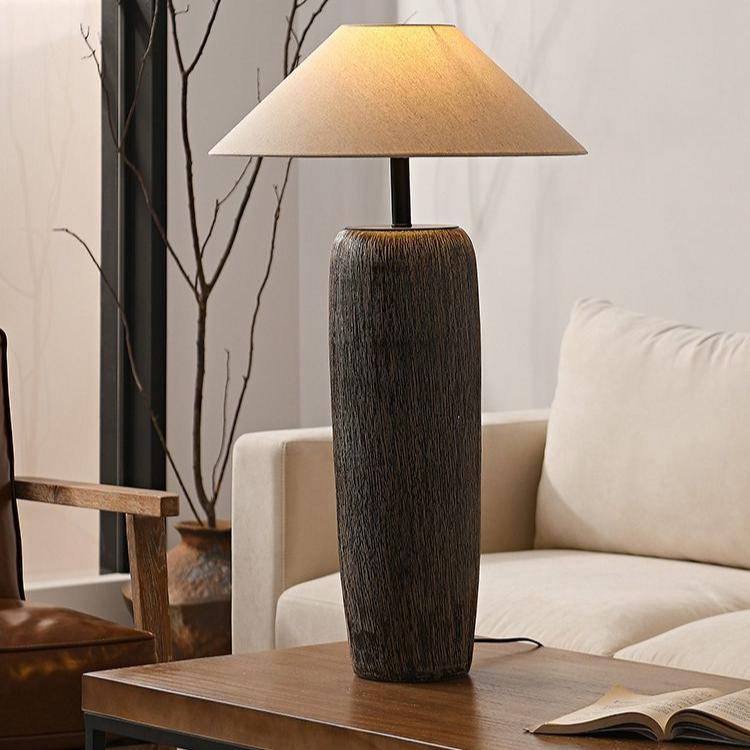 Weathered Wood Vloerlamp – Rustieke Staande Lamp met Stoffen Kap | Landelijk Design & Warme Sfeer