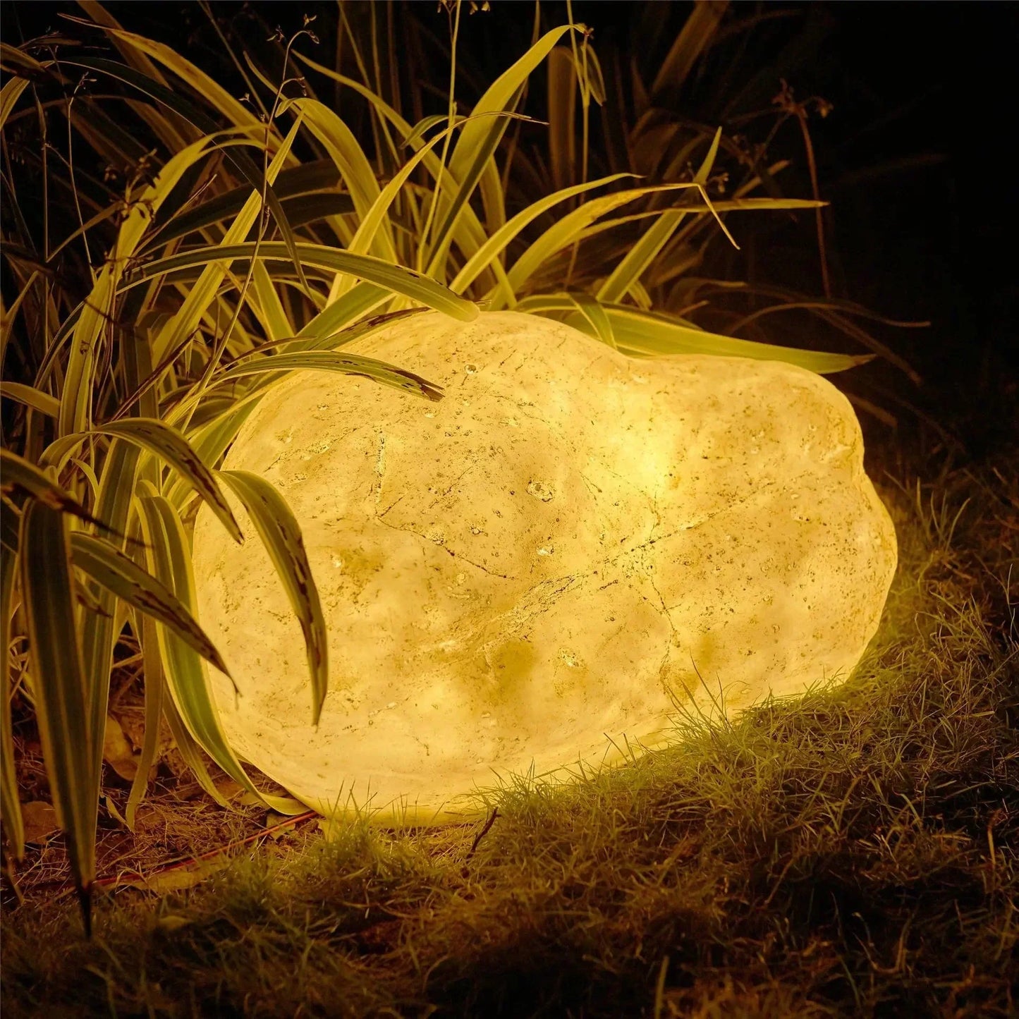 Vibrant Stone Buitenlamp – Solar of Bedraad | Natuursteen Design Tuinlamp, IP65 Waterdicht & Duurzaam LED Licht