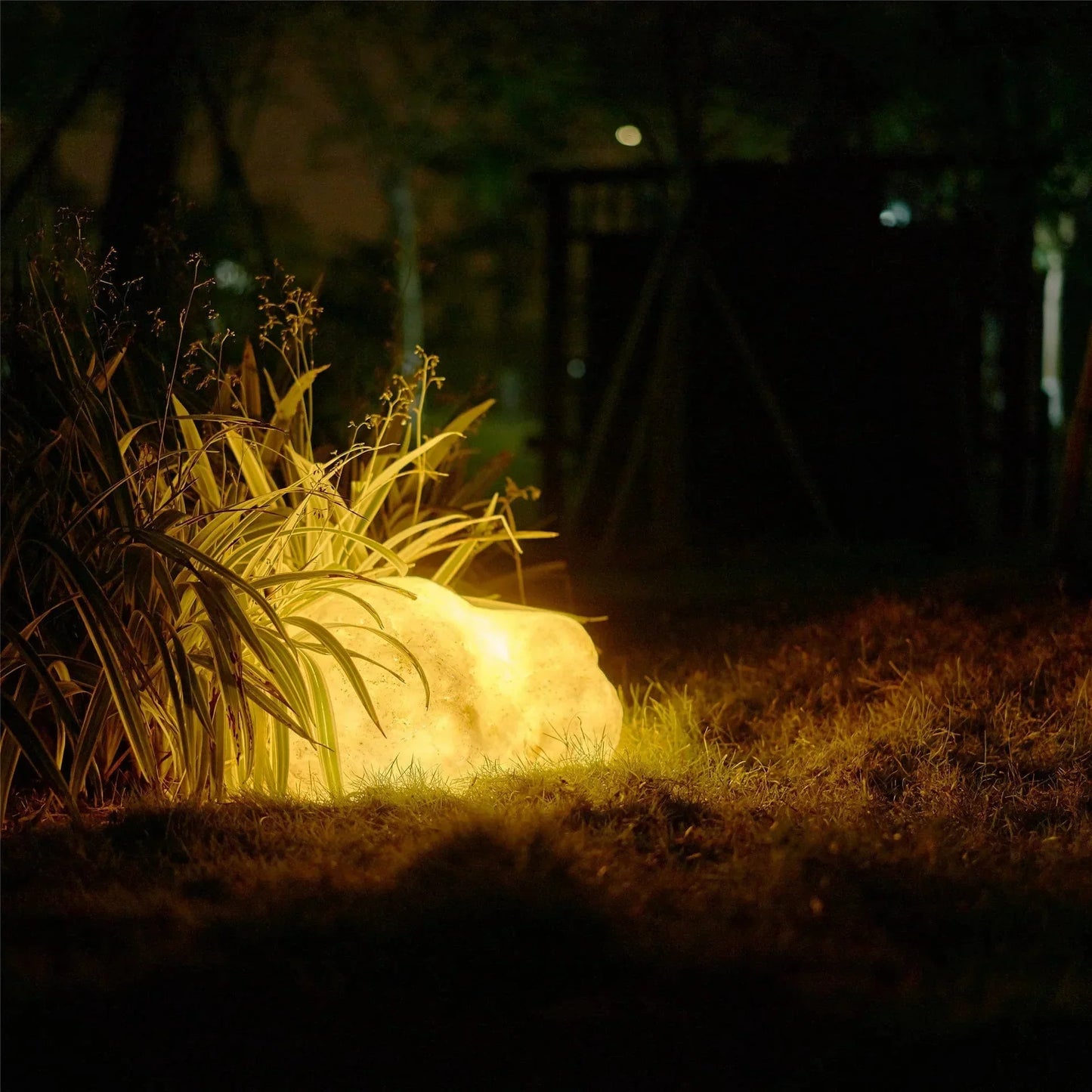 Vibrant Stone Buitenlamp – Solar of Bedraad | Natuursteen Design Tuinlamp, IP65 Waterdicht & Duurzaam LED Licht