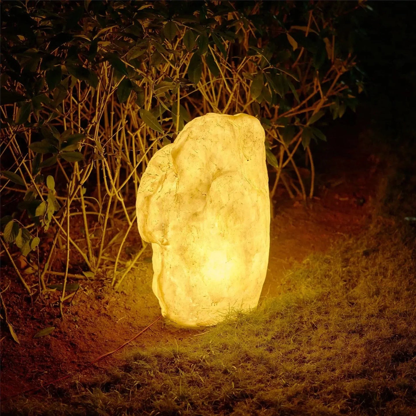 Vibrant Stone Buitenlamp – Solar of Bedraad | Natuursteen Design Tuinlamp, IP65 Waterdicht & Duurzaam LED Licht